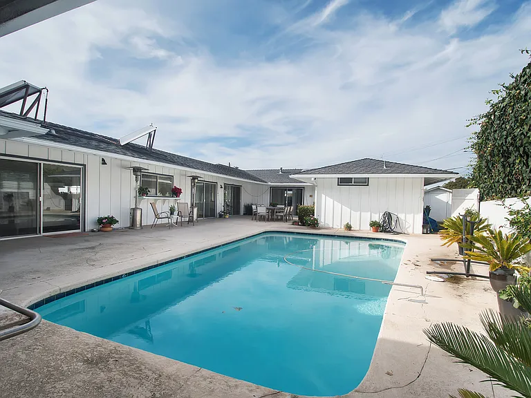 1375 Muirlands Vista Way — Photo 26