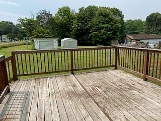 4th image of 2911 Court Dr