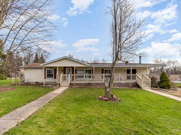 977 N 200 W, Valparaiso, IN 46385