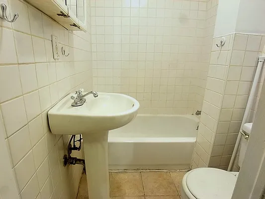 Rented by Citi Habitats | media 15