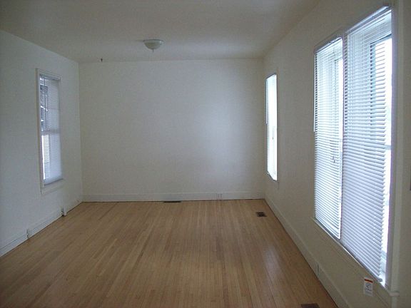 5th image of 168 5th Avenue West N