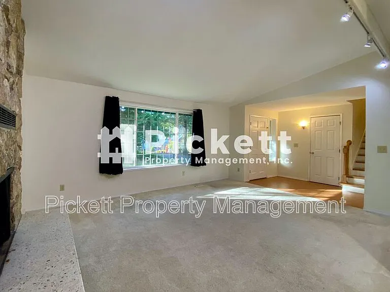 7293 Pheasant Cir NE — Photo 4
