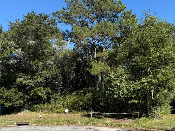 1900 Dartmouth Dr Lot 221, Gautier, MS 39553