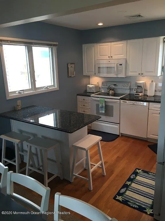 4 bed, 1459 sqft, $7,500 — Photo 4