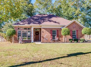 46 Homewood Dr, Millbrook, AL 36054