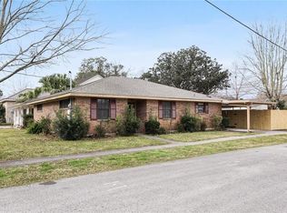 8200 Murelsan St, River Ridge, LA 70123