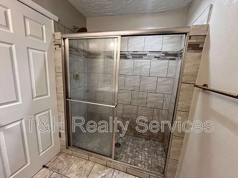 1607 Costello Dr — Photo 23