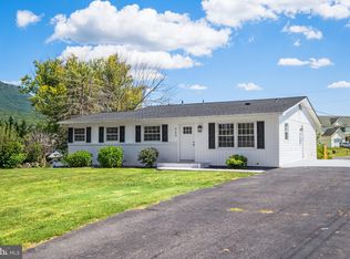 560 Massanutten View Dr, Penn Laird, VA 22846