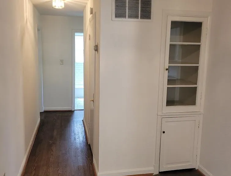 720 N Vermont St #1 — Photo 3