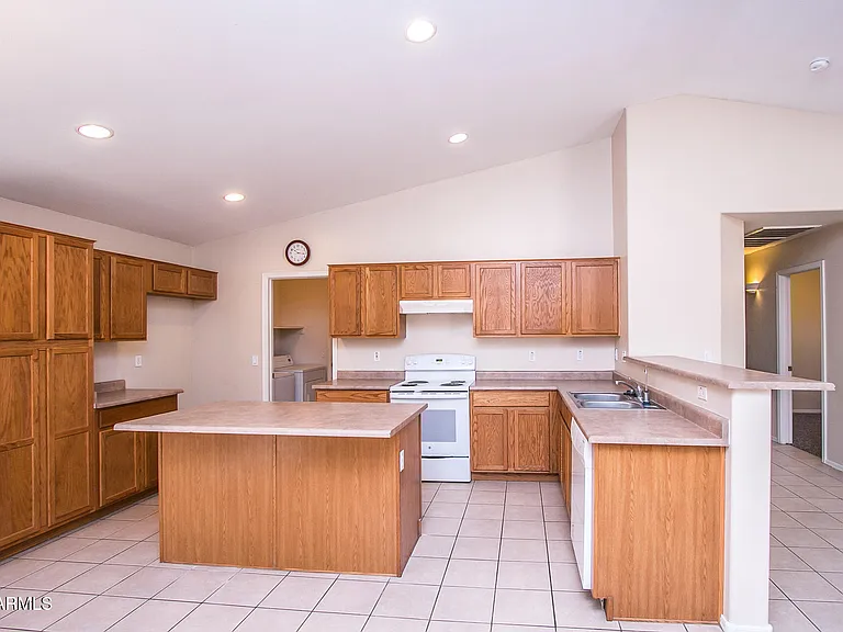 12522 W Grant St — Photo 7