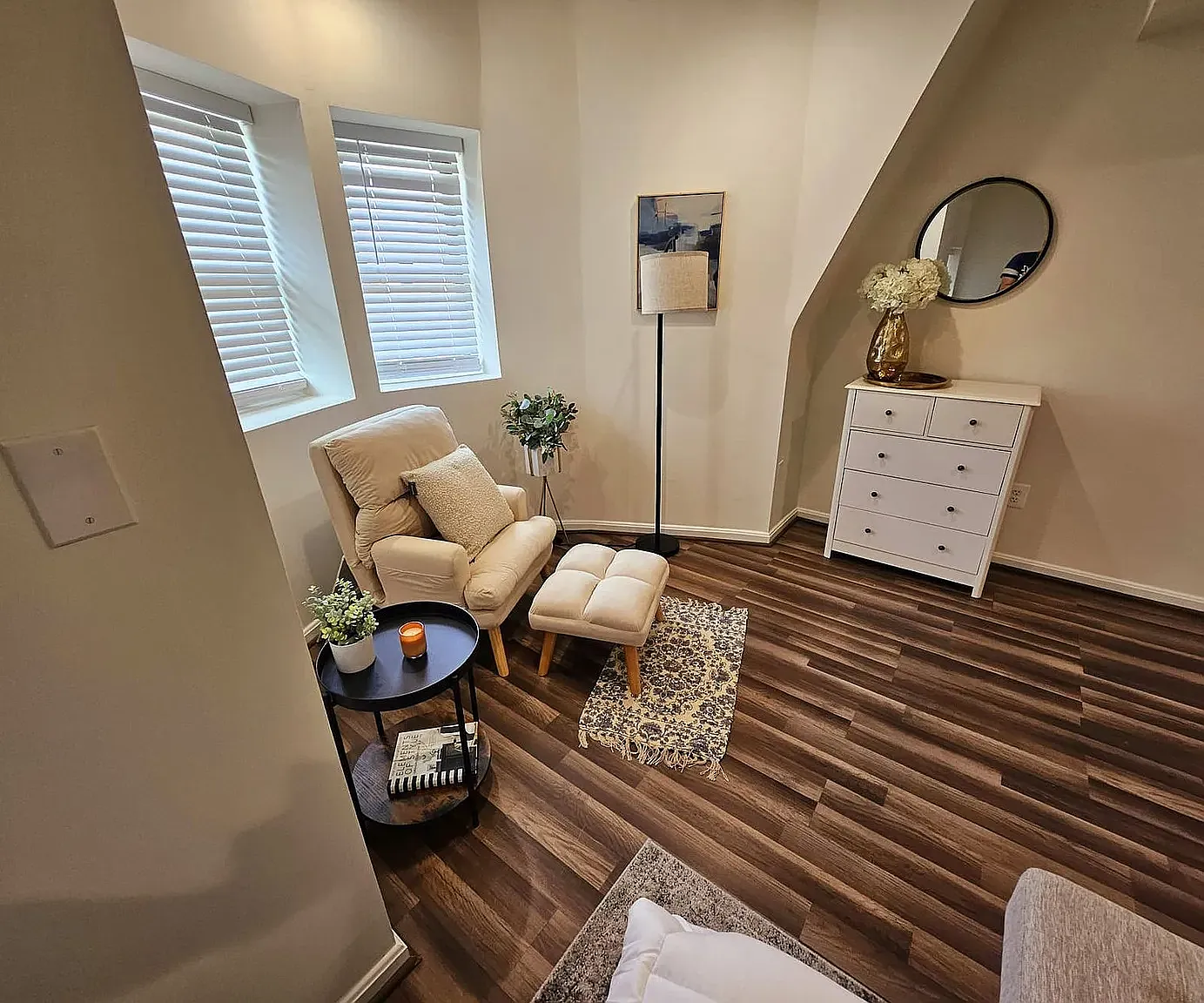 2 bed, 1050 sqft, $3,495 — Photo 2