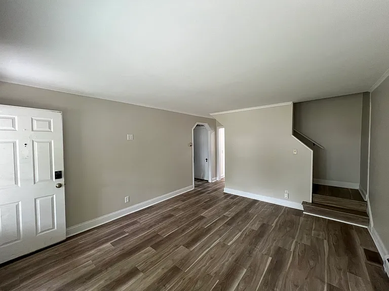 23124 Grove St — Photo 6