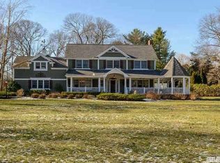 15 Walnut Tree Ln, Cold Spring Harbor, NY 11724