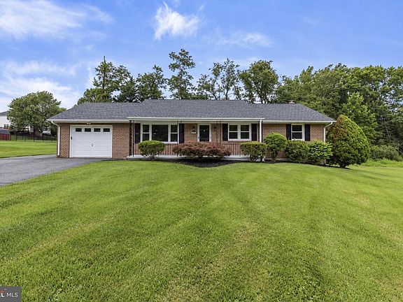 3rd image of 527 Stratford Rd