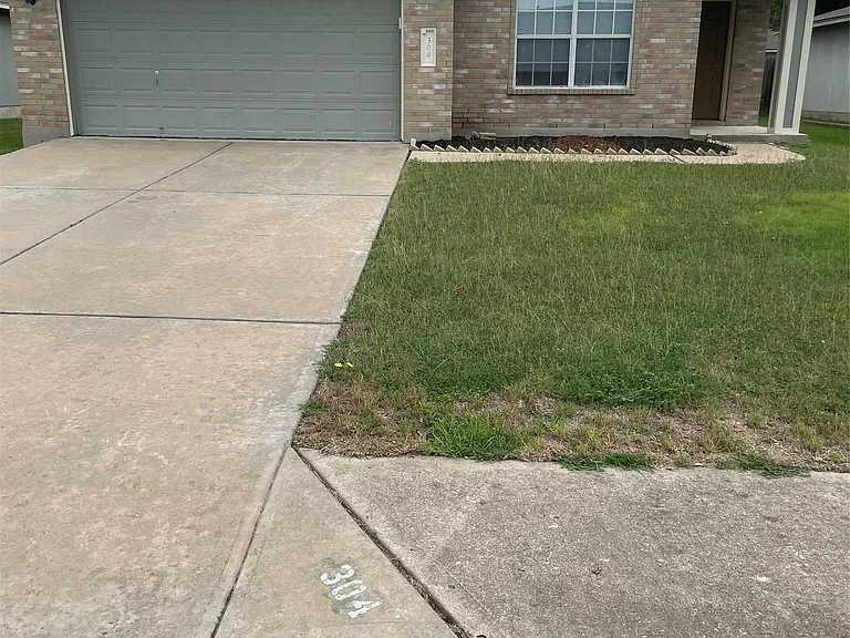 304 Will Ln — Photo 2