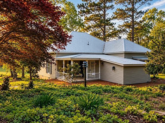 3rd image of 3277 Whiting Rd #3