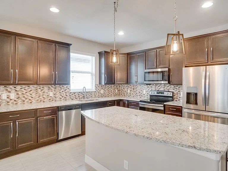 2751 Mead Ave — Photo 2