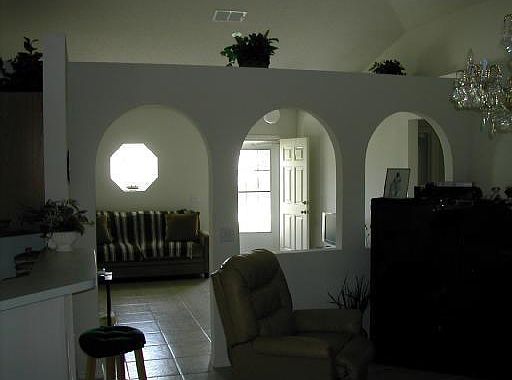 3rd image of 450 SW Ewing Ave