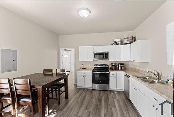 4th image of 1326 NW 6th St #1328