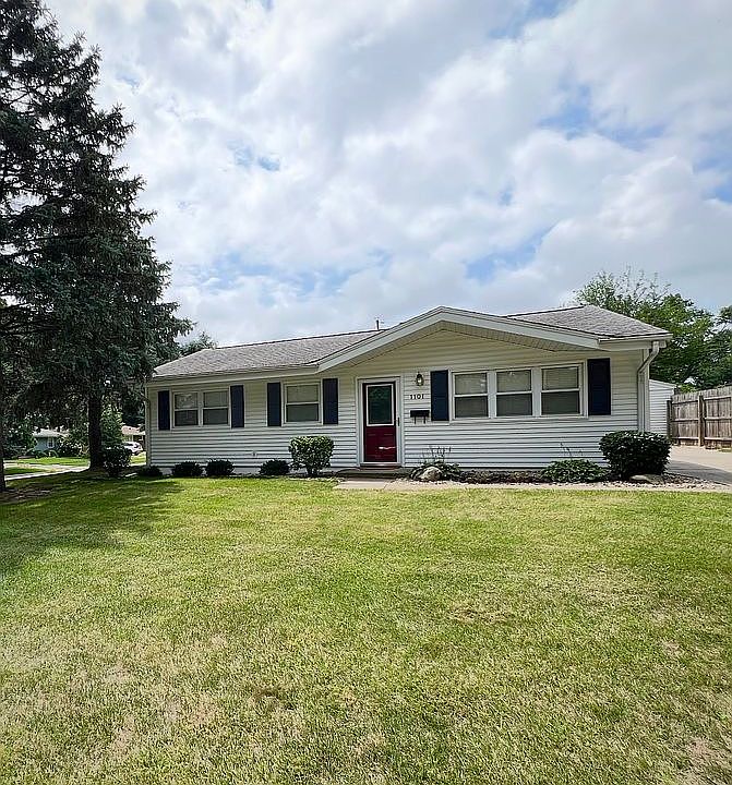 1101 Julienne Drive, Normal