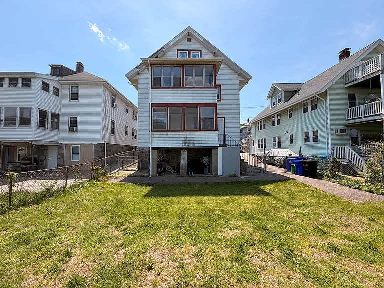 173-175 Cornell St #1 — Photo 31