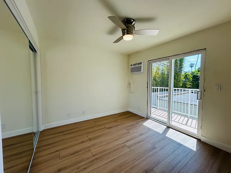 920 Venice Blvd — Photo 10