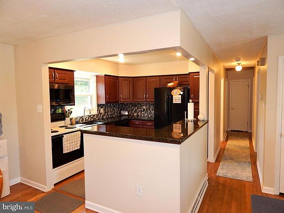 2nd image of 707 S Main St