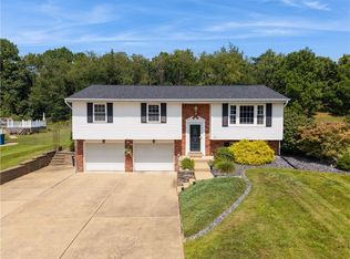 949 Rolling Meadows Dr, Greensburg, PA 15601
