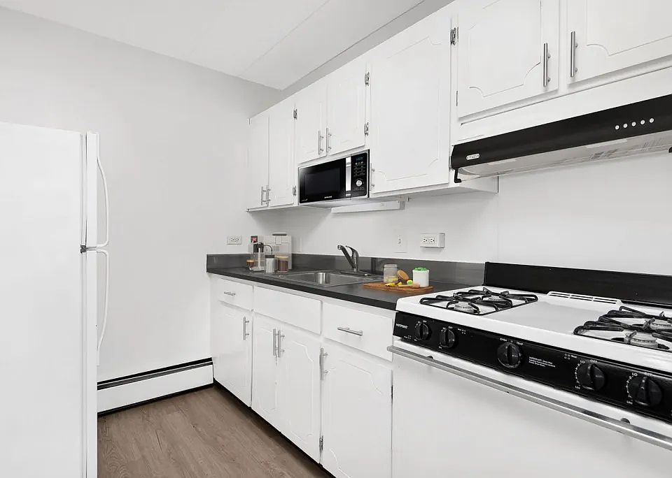 1st image of 508 W Belmont Ave #4D