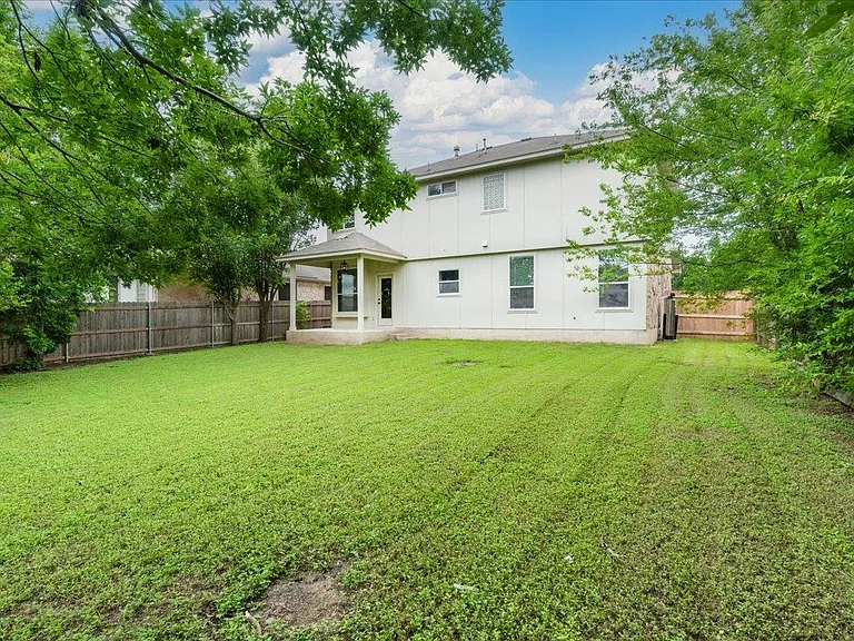 1501 Sweet Leaf Ln — Photo 35