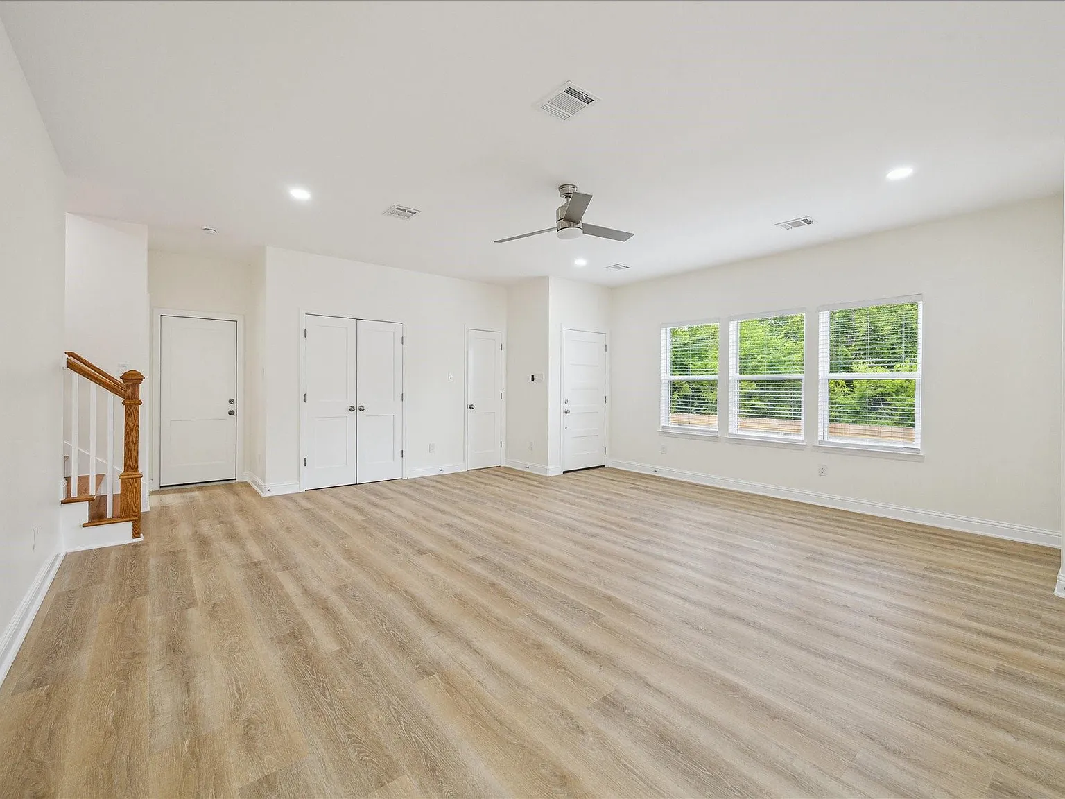 3 bed, 2.5 bath, 2283 sqft, $2,750 — Photo 4