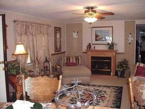 Living Room with free satnding fireplace