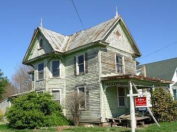 2nd image of 197 Sassafras St