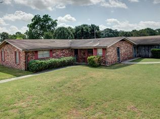 1009 Wheelock St, Hearne, TX 77859