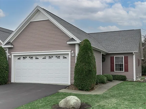 31 Hawthorn Cir, Geneseo, NY 14454