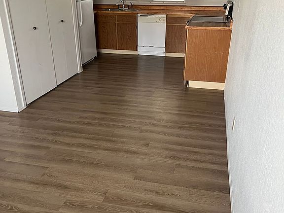 4th image of 1250 W Newlands Dr #8