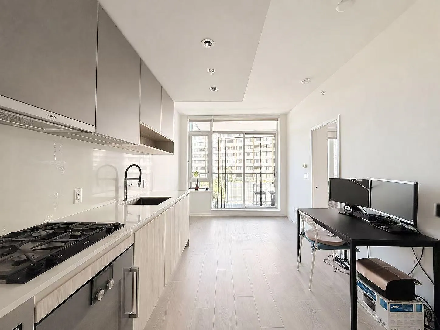 1 bed, 374 sqft, $2,100 — Photo 2
