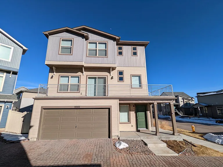 9565 Timberlake Loop — Photo 1