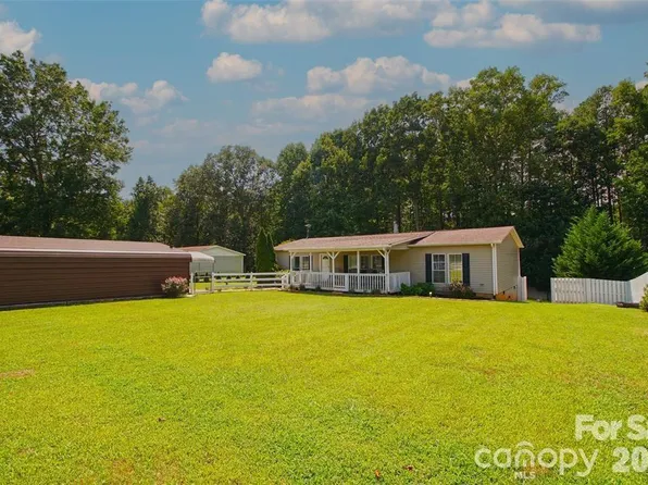 7010 Executive Cir, Denver, NC 28037