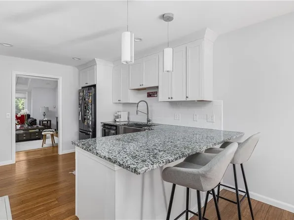 193 Pine Glen Dr, East Greenwich, RI 02818