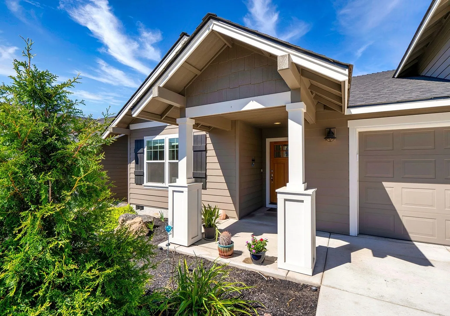 Single Level Home with Large Yard and Covered Deck — Photo 2