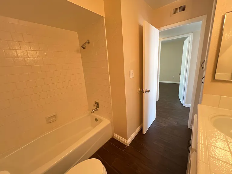 6811 Klamath Way — Photo 40