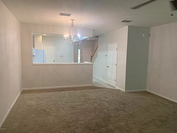 3rd image of 4171 Highwood Dr