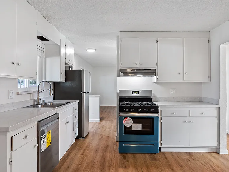 15565 Tracy St #5 — Photo 7