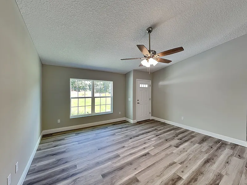 3 bed, 2.0 bath, 1400 sqft, $1,699 — Photo 3