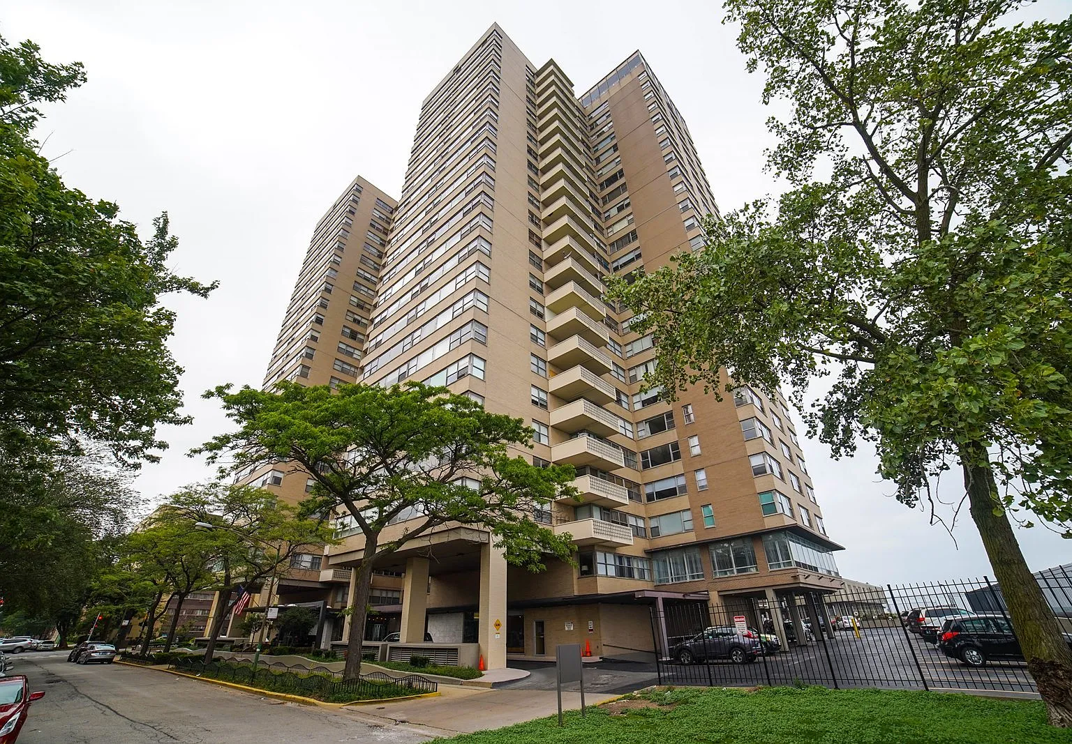 1 bed, 810 sqft, $2,000 — Photo 1