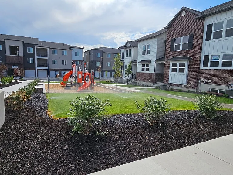 1299 N 3960 W — Photo 35