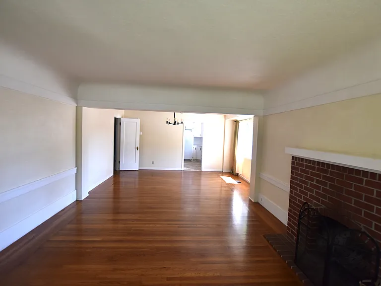 1635 Brewster Ave — Photo 3