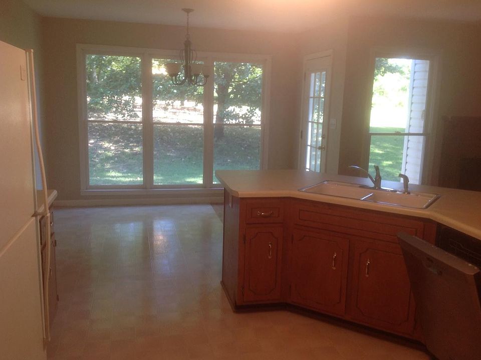 1st image of 2113 Karen Ct