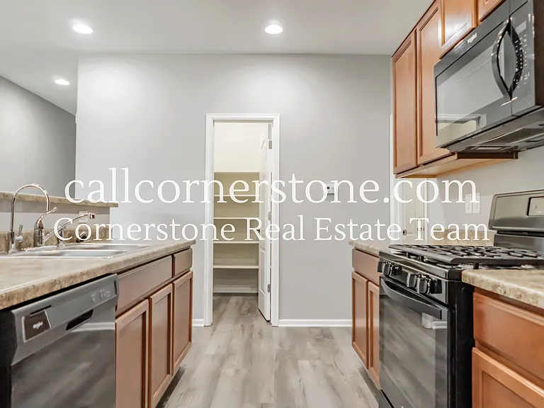 10043 Seawolf Dr — Photo 10